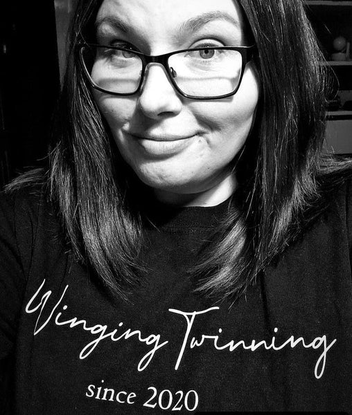 Winging Twinning T-shirt