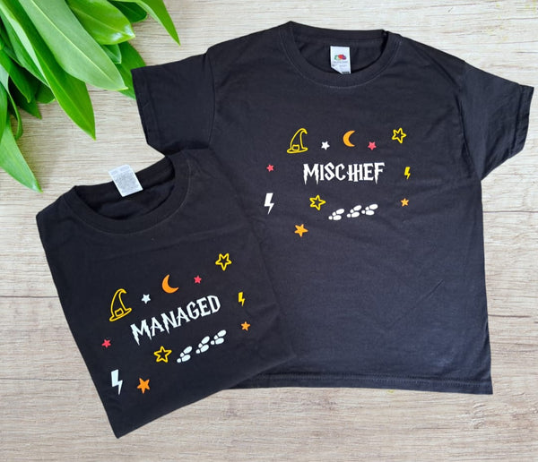 Halloween outfit for twins, twins halloween costume, twin clothing, clothes for twins, unisex clothing for twins, halloween and twins, Harry potter style t-shirt, Managed and Mischief